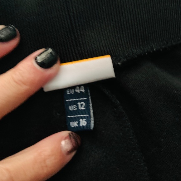 Ellesse track pant with leopard side stripe - Picture 2 of 4